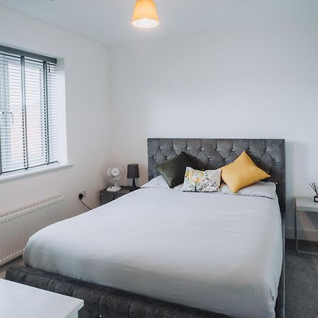 Deluxe 2 Bed Flat In Patchway Near Aztec West And Cribbs Causeway Bristol Lejlighed Eksteriør billede