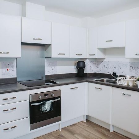 Deluxe 2 Bed Flat In Patchway Near Aztec West And Cribbs Causeway Bristol Lejlighed Eksteriør billede