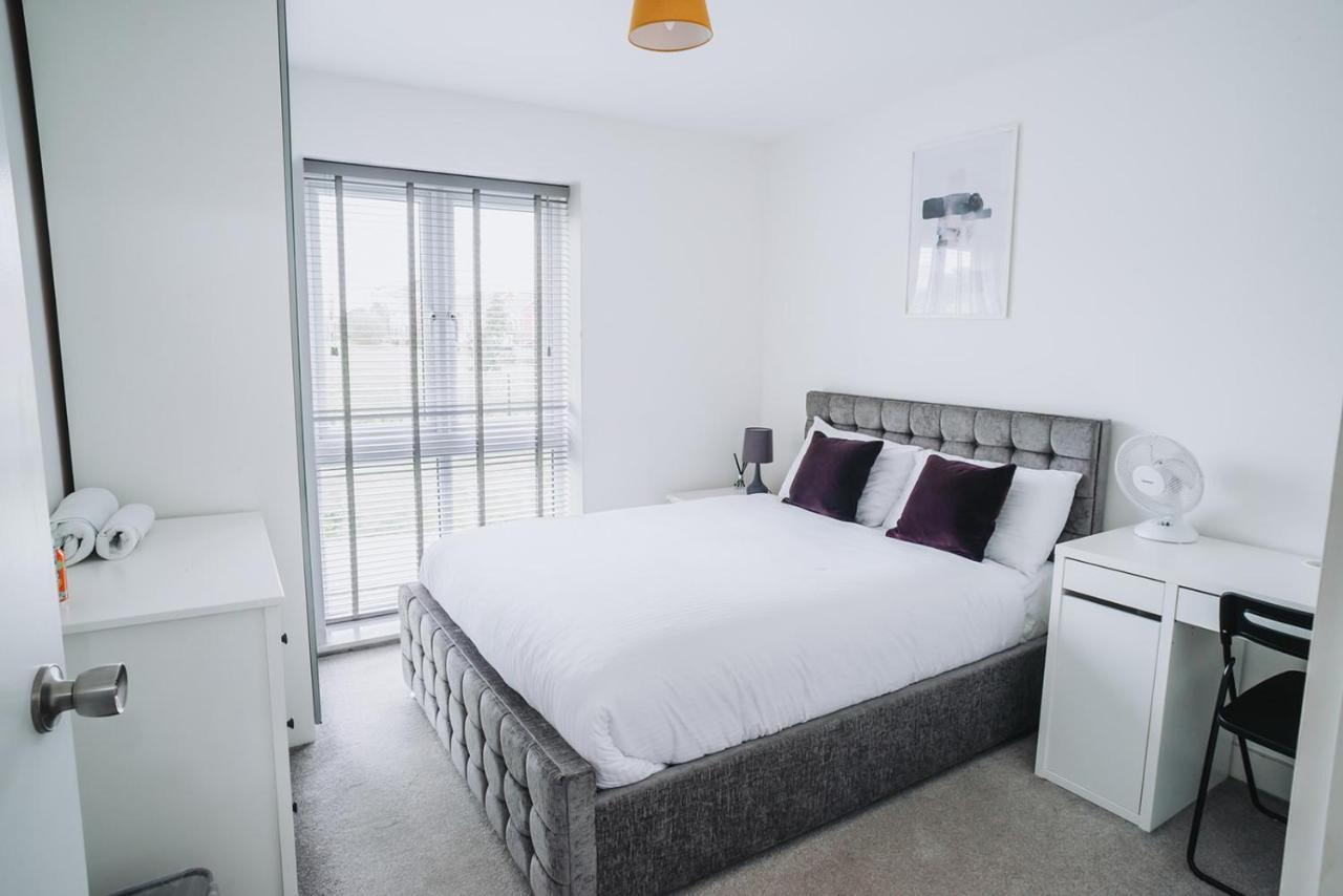 Deluxe 2 Bed Flat In Patchway Near Aztec West And Cribbs Causeway Bristol Lejlighed Eksteriør billede