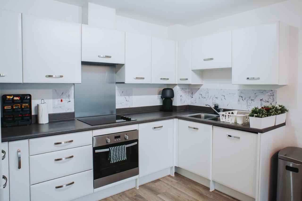 Deluxe 2 Bed Flat In Patchway Near Aztec West And Cribbs Causeway Bristol Lejlighed Eksteriør billede