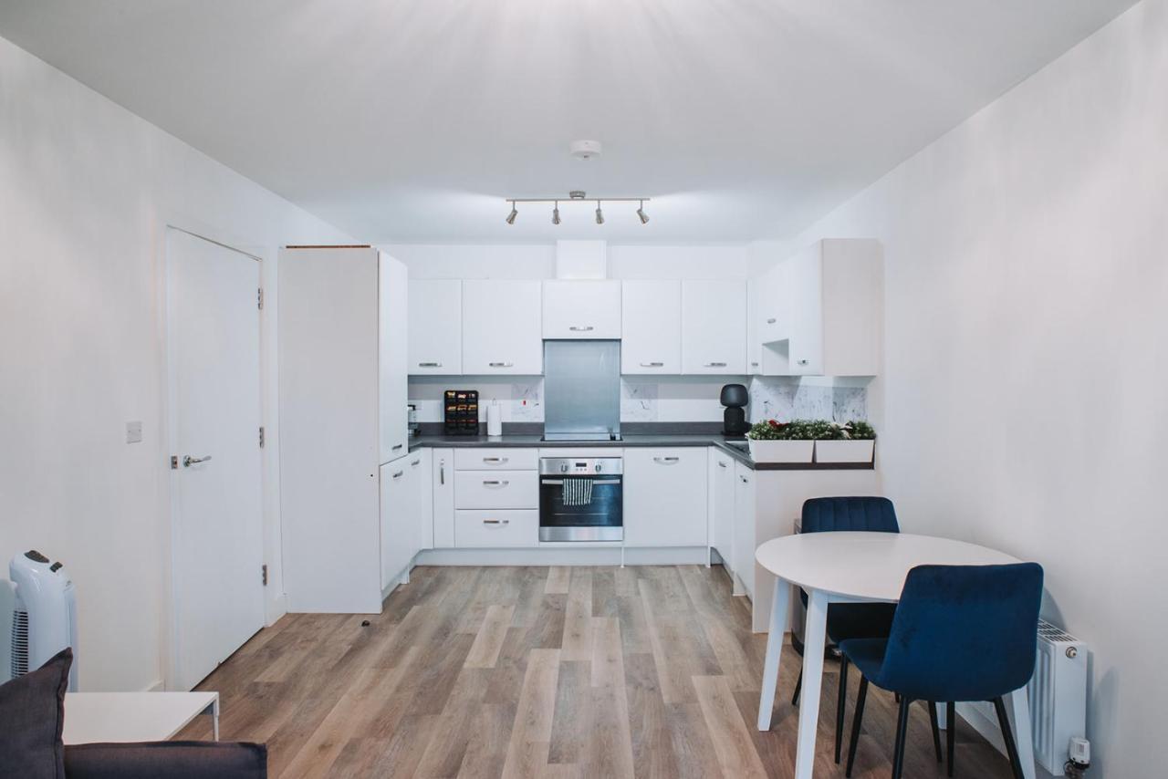 Deluxe 2 Bed Flat In Patchway Near Aztec West And Cribbs Causeway Bristol Lejlighed Eksteriør billede