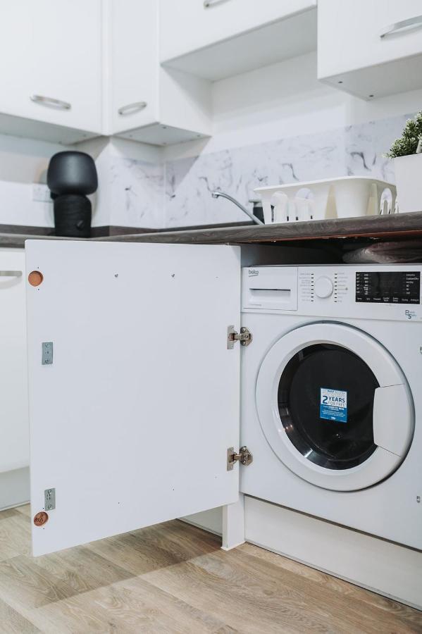 Deluxe 2 Bed Flat In Patchway Near Aztec West And Cribbs Causeway Bristol Lejlighed Eksteriør billede