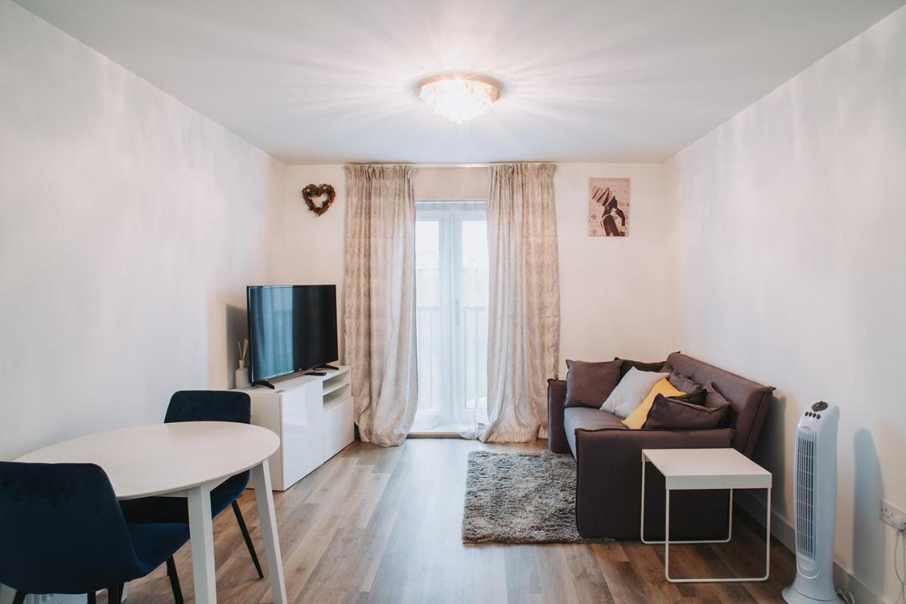 Deluxe 2 Bed Flat In Patchway Near Aztec West And Cribbs Causeway Bristol Lejlighed Eksteriør billede