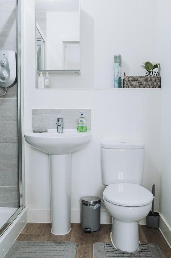 Deluxe 2 Bed Flat In Patchway Near Aztec West And Cribbs Causeway Bristol Lejlighed Eksteriør billede